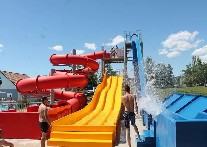 Zsindely Haz Karolyfalva Апартаменты Шаторальяуйхей